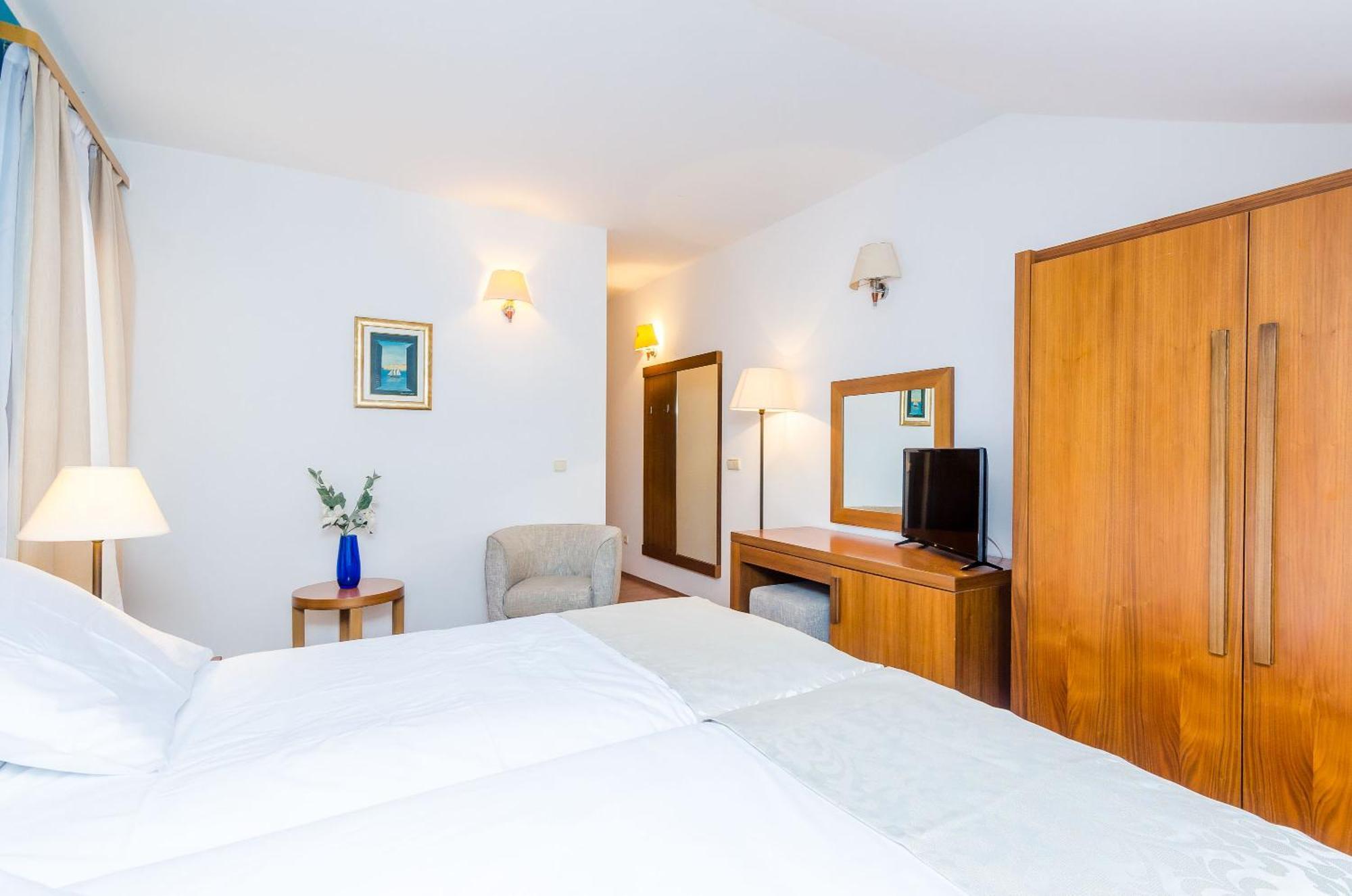 Pansion Srebreno Hotel มลินี ภายนอก รูปภาพ