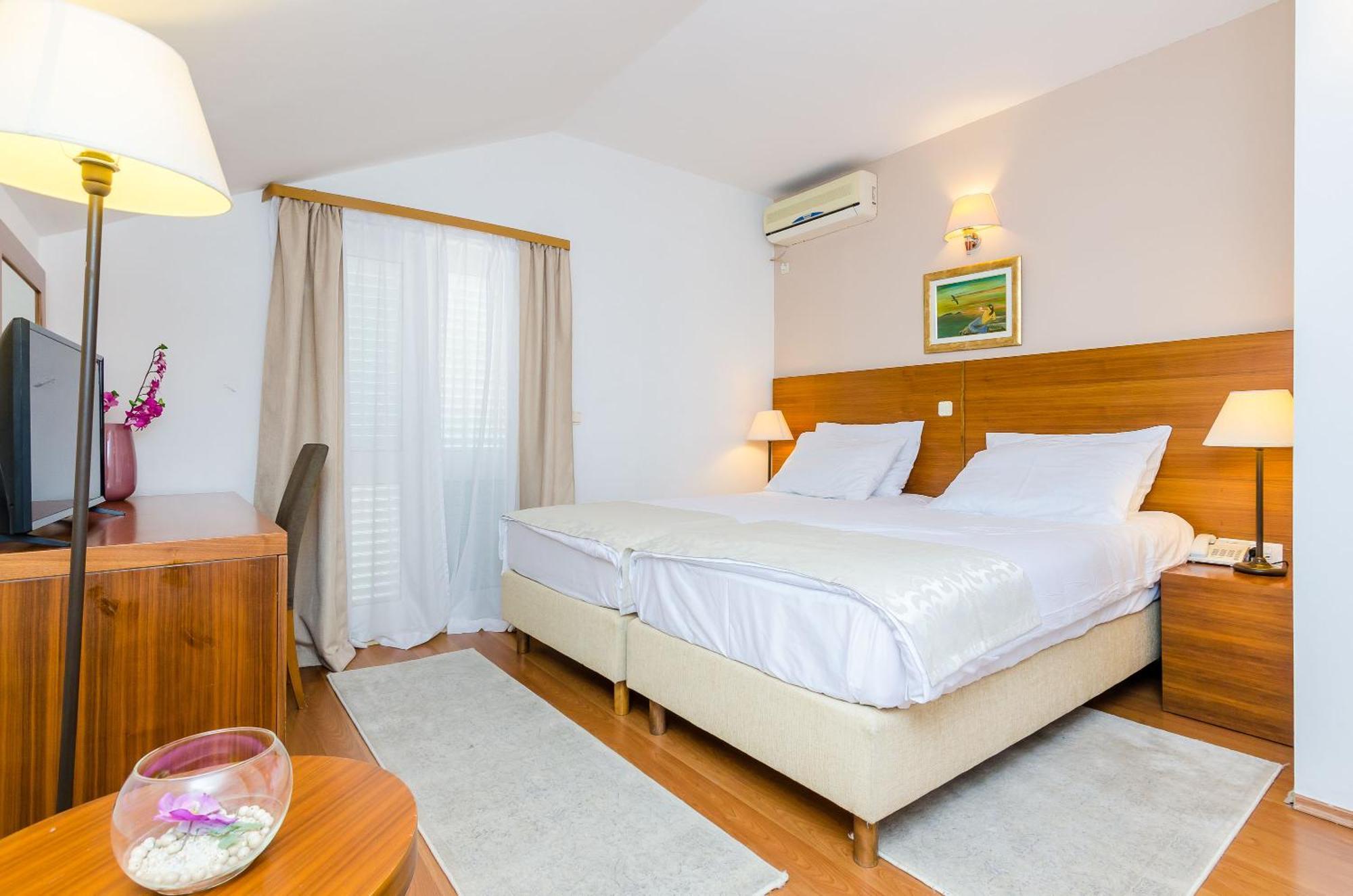 Pansion Srebreno Hotel มลินี ภายนอก รูปภาพ