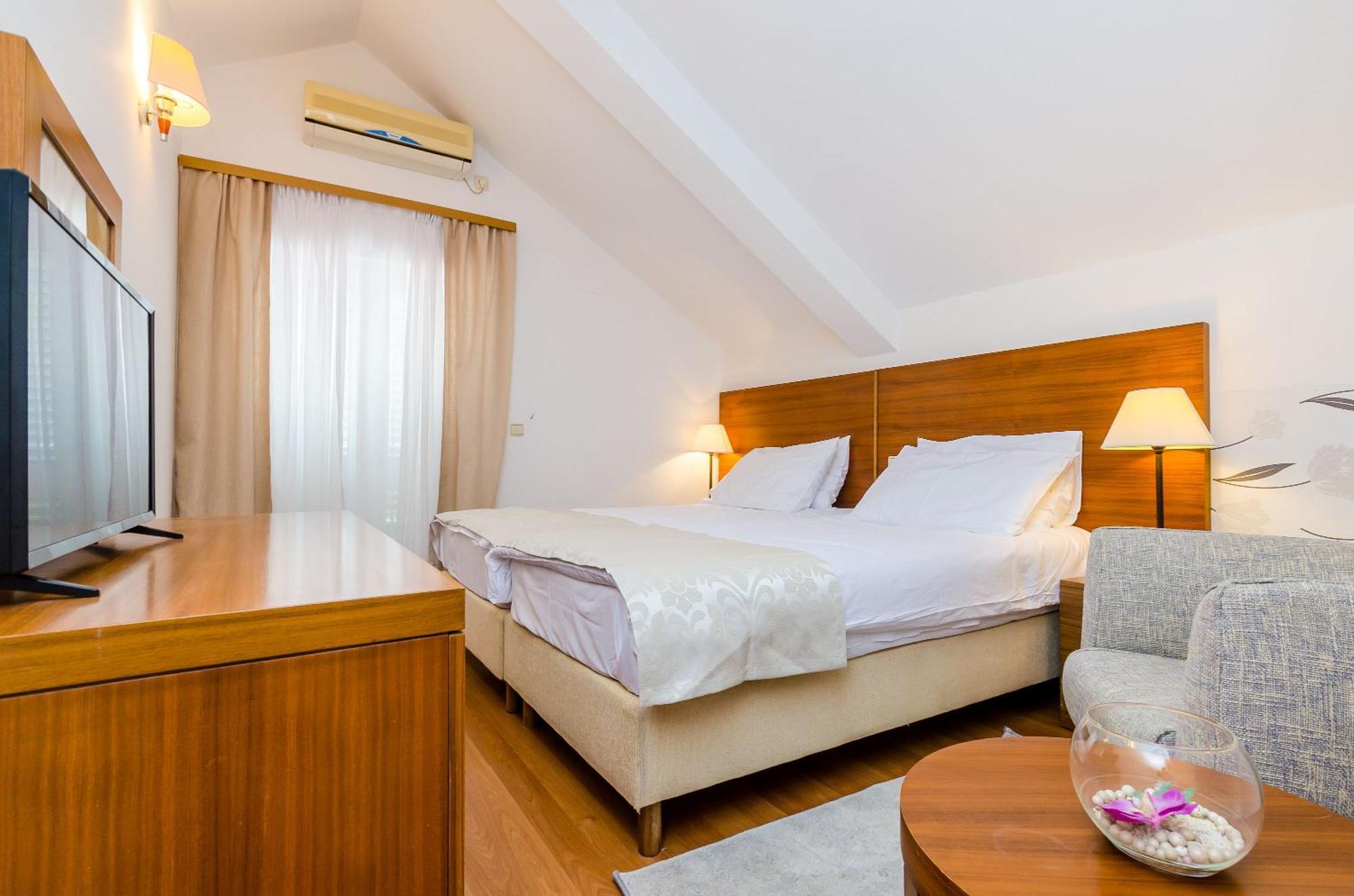 Pansion Srebreno Hotel มลินี ภายนอก รูปภาพ